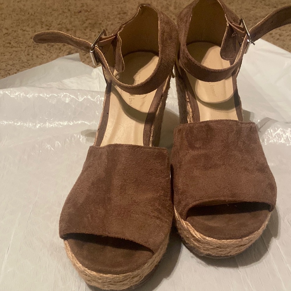 Brown wedge heels